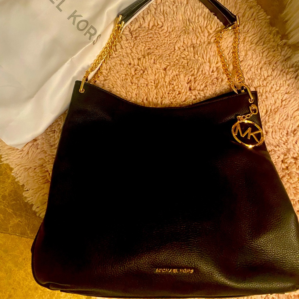 New with tags Beautiful Black Michael Kors Handbag